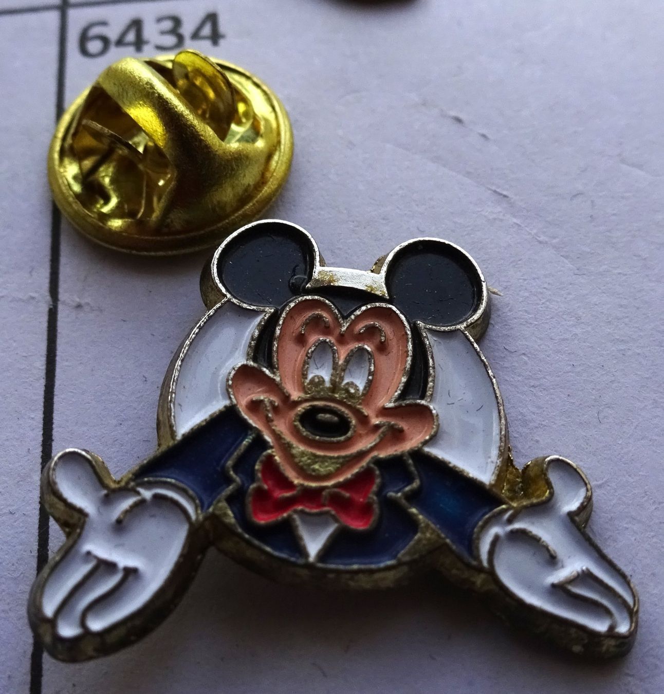 Plaquettes & Badges: Pin Comics MICKY MAUS – D'occasion à Utzenstorf par BUtter81