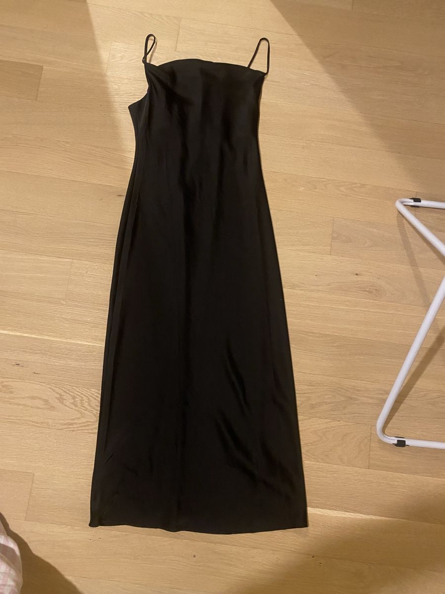 Vestiti: Robe noire élégante – Usato da Bussigny venduto da Pauline.dbs