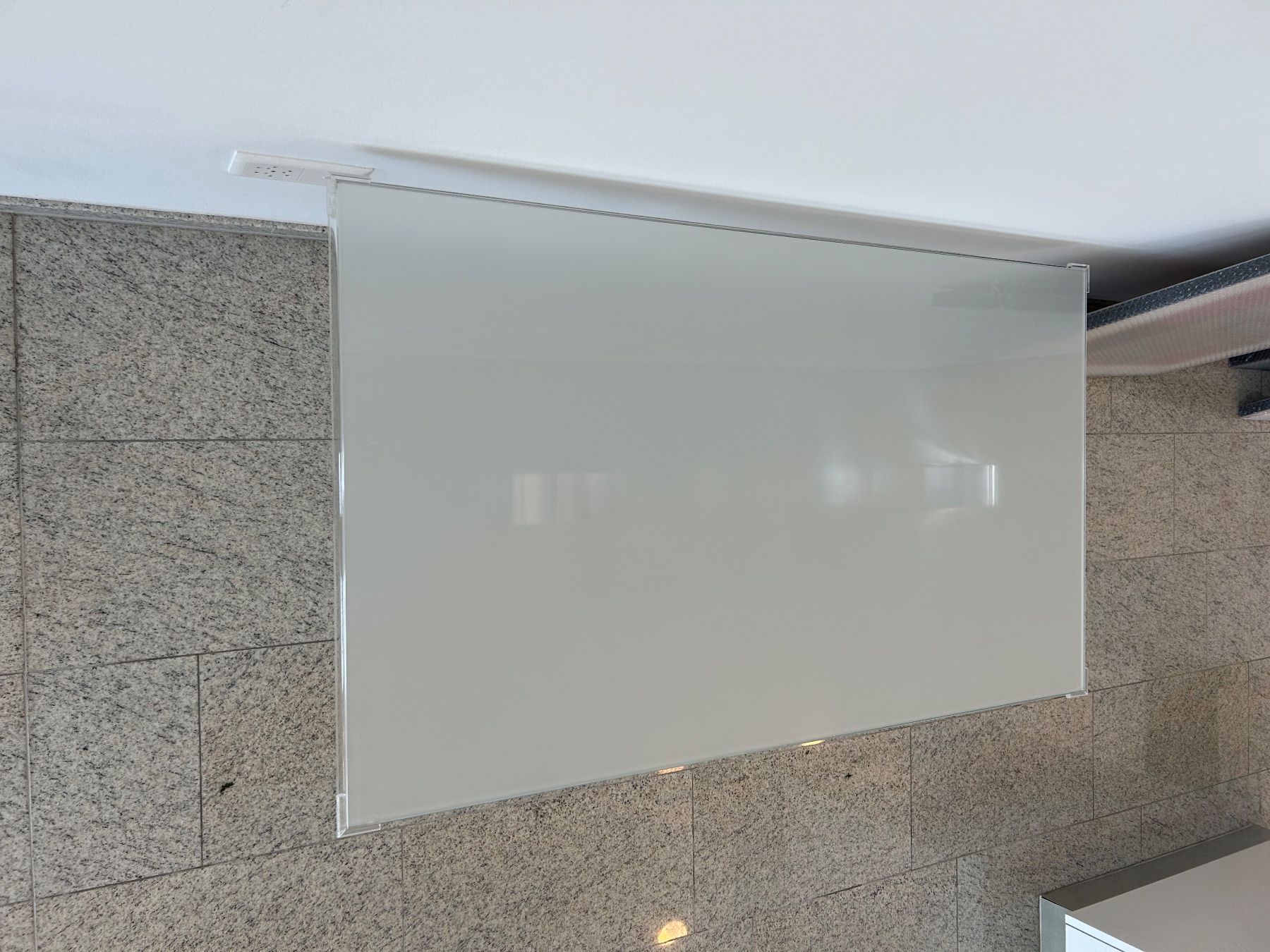 Tavoli: Elegante table en plexiglas – Usato da Erlenbach ZH venduto da cbl_f2rj 4