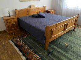 Voglauer Bettrahmen und Nachtische, Massiv Holz
