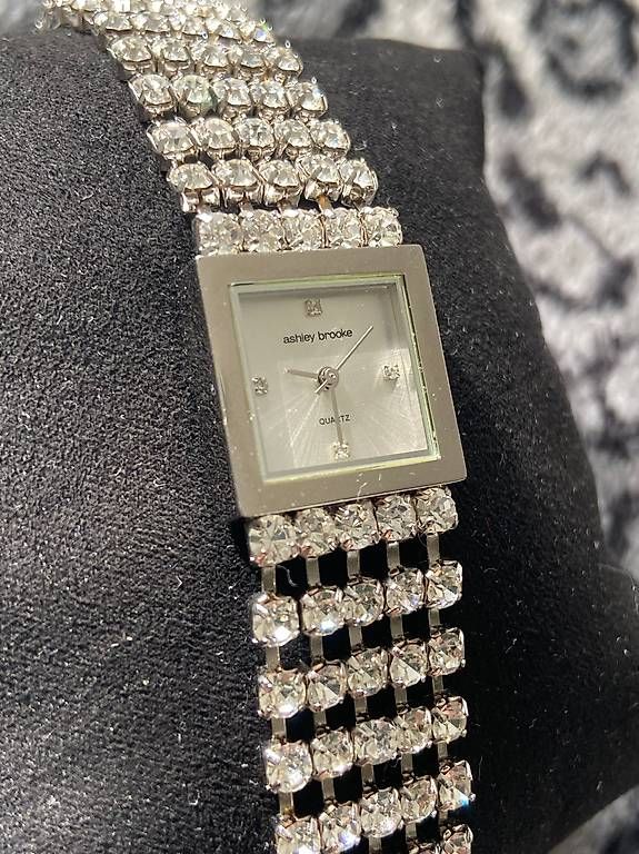 Uhren: Armbanduhr ashley brooke - QUARTZ – Gebraucht aus Münchenbuchsee von first_one 1