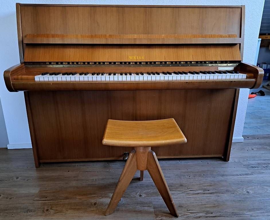 Instruments de musique: Klavier zu verschenken  – D'occasion à Berg TG par mai_52v2
