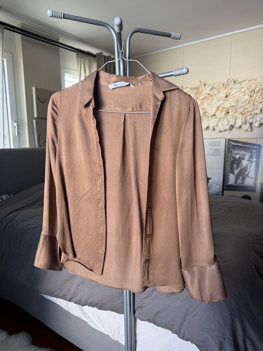 Zara Blusen: Satin Bluse Zara Bronze Gr. S – Gebraucht aus Küsnacht ZH von pup_culture 1
