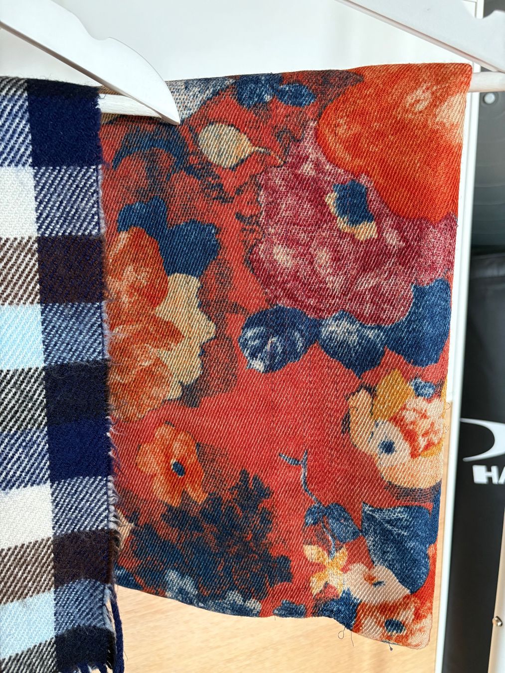 Foulard & Sciarpe: 3x Schale Damen – Usato da Chur venduto da smart.shopper 3