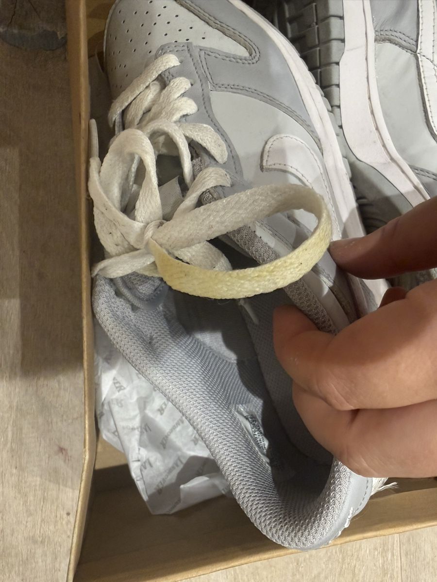 Nike Scarpe da donna: DUNK LOW taille 40 gris blanc – Nuovo (secondo la descrizione) da Versoix venduto da emm_g7q9 1