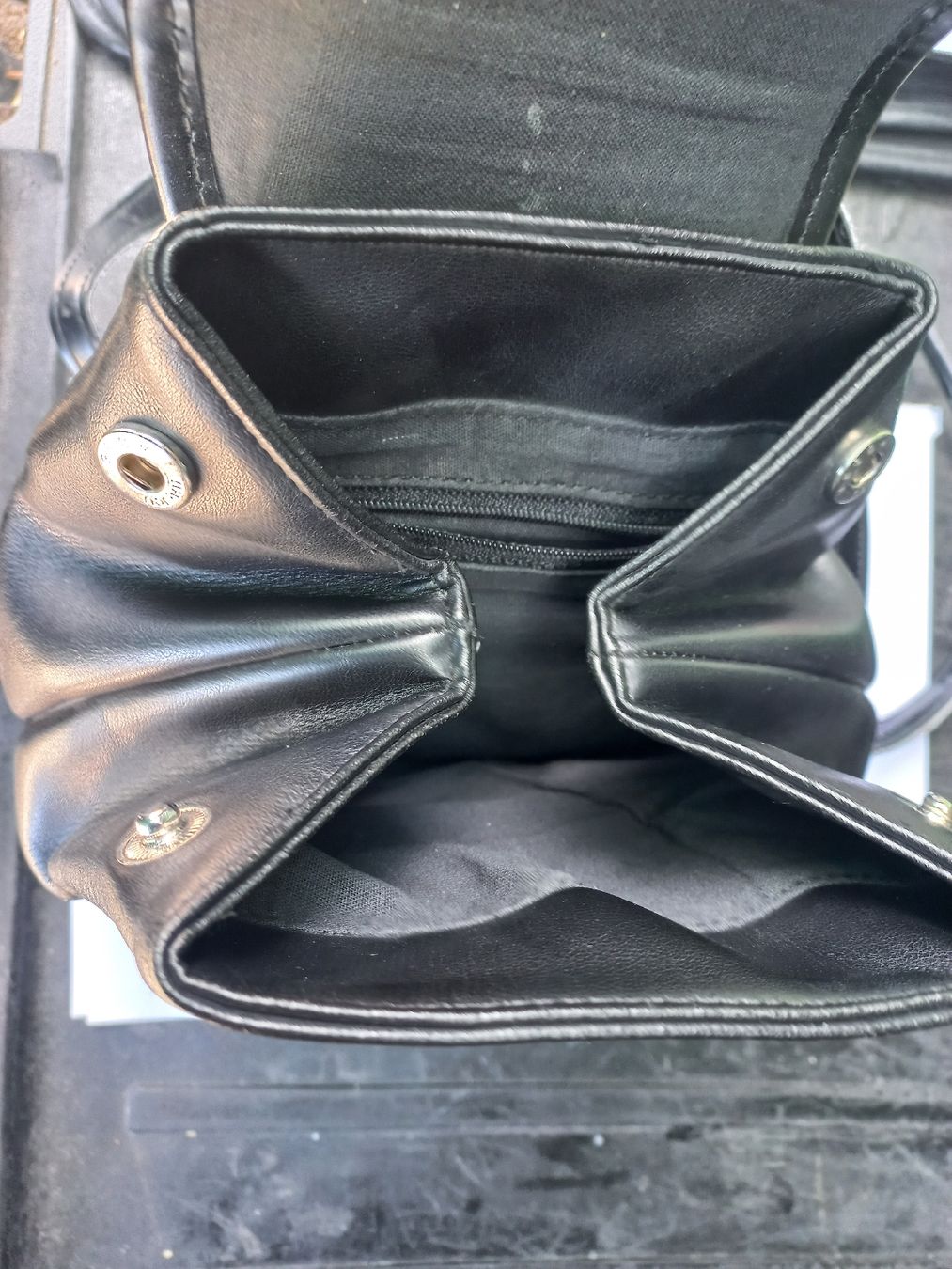 Zaini: Rucksack klein schwarz – Usato da Niederdorf venduto da ladyblue76 2
