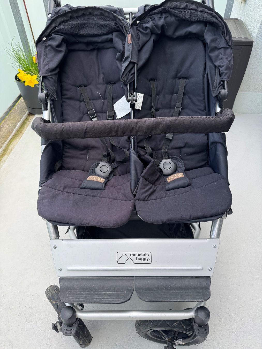Mountain Buggy Carrozzine: Mountain Buggy Doppelkinderwagen – Usato da Zug venduto da sil_j6rl