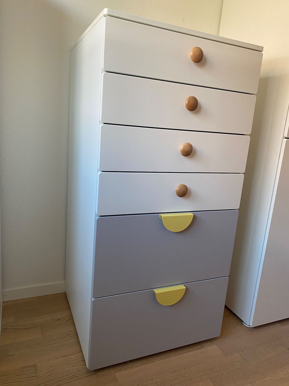 Ikea Cassettiere: Kommode mit 6 Schubladen, weiss-grau, top Zustand – Usato da Gutenswil venduto da relient-k 1