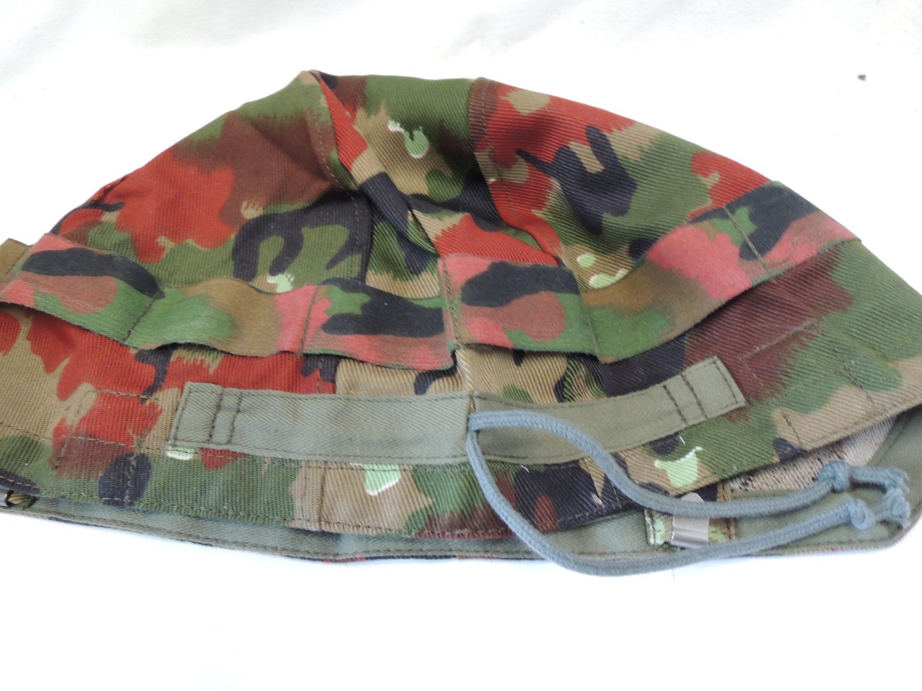 Schweizer Armee Uniformen: Schweizer Armee Helm Tarnüberzug NEU – Neu (gemäss Beschreibung) aus Uznach von Othmar52 2