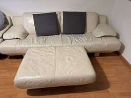 2x Ledersofas mit grosser Ottomane