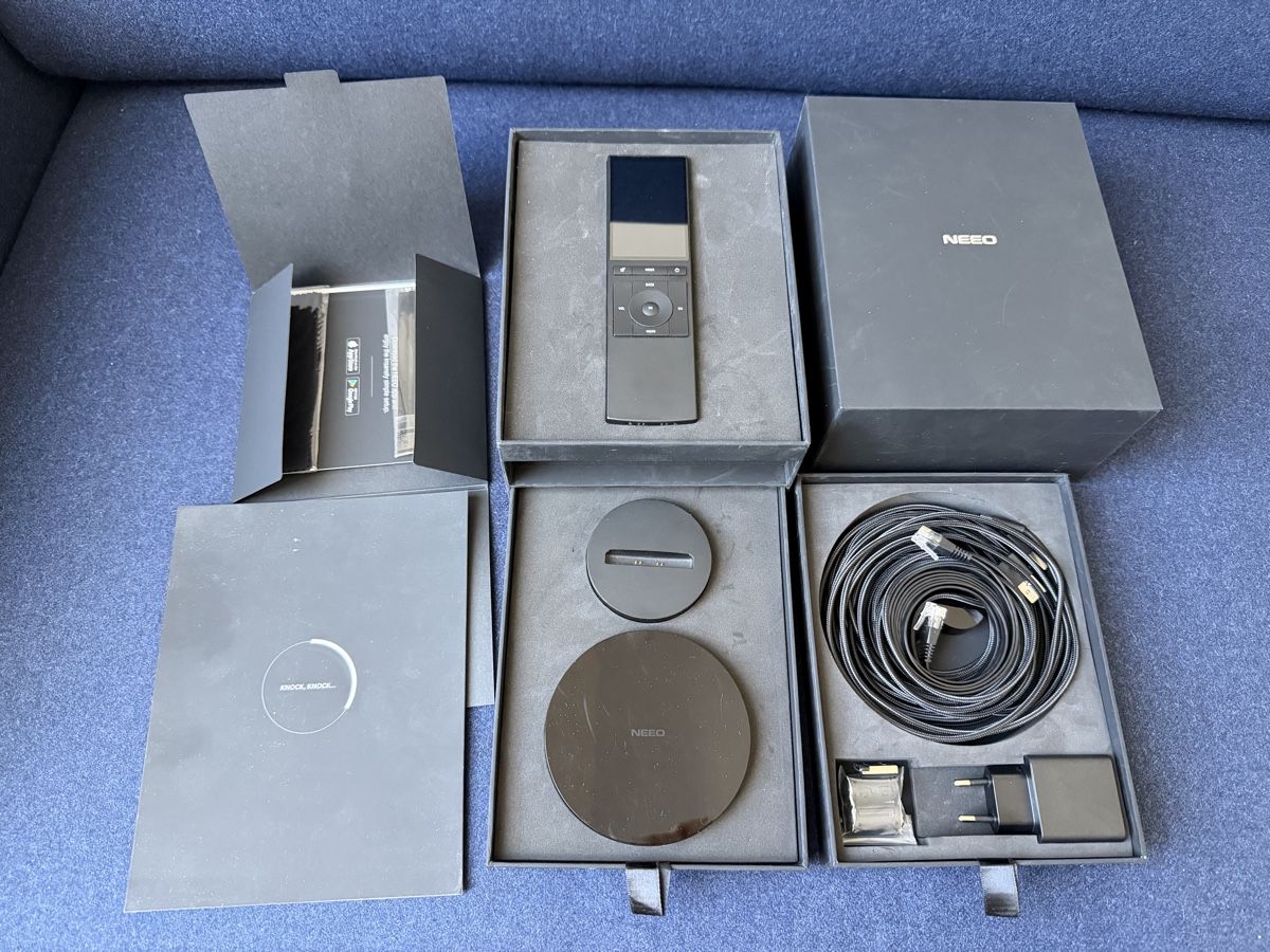 Télécommandes: NEEO Smart Remote – D'occasion à Zürich par jankais3r 2