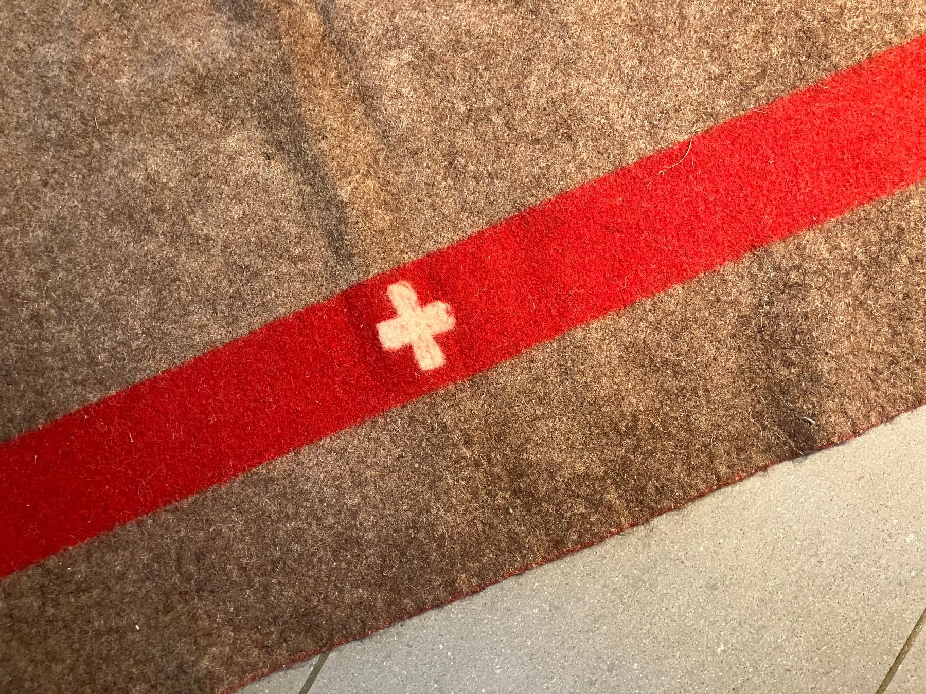 Schweizer Armee Coperte: Original Schweizer Armeedecke Wolle TT52 – Usato da Winznau venduto da gugi2009 1