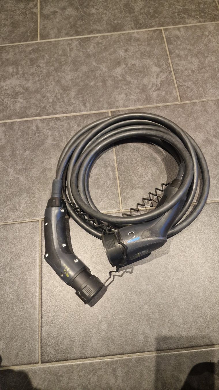 Caricabatterie: Easee Home Wallbox plus Juice Ladekabel 6 Meter – Usato da Hägendorf venduto da __baeer___ 1