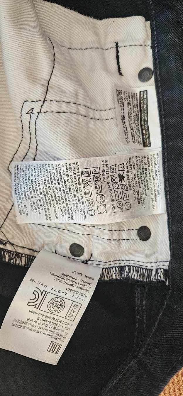 Levi's Jeans: Jeans Levis 511 W32 L32 schwarz – Usato da Rombach venduto da ThriftBetter 4