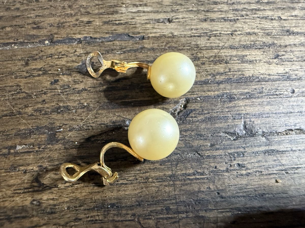 Ohrringe & -stecker: Elegante Perlen-Vintage-Clip-Ohrringe – Gebraucht aus Lamone von LaCantinaMagica 4