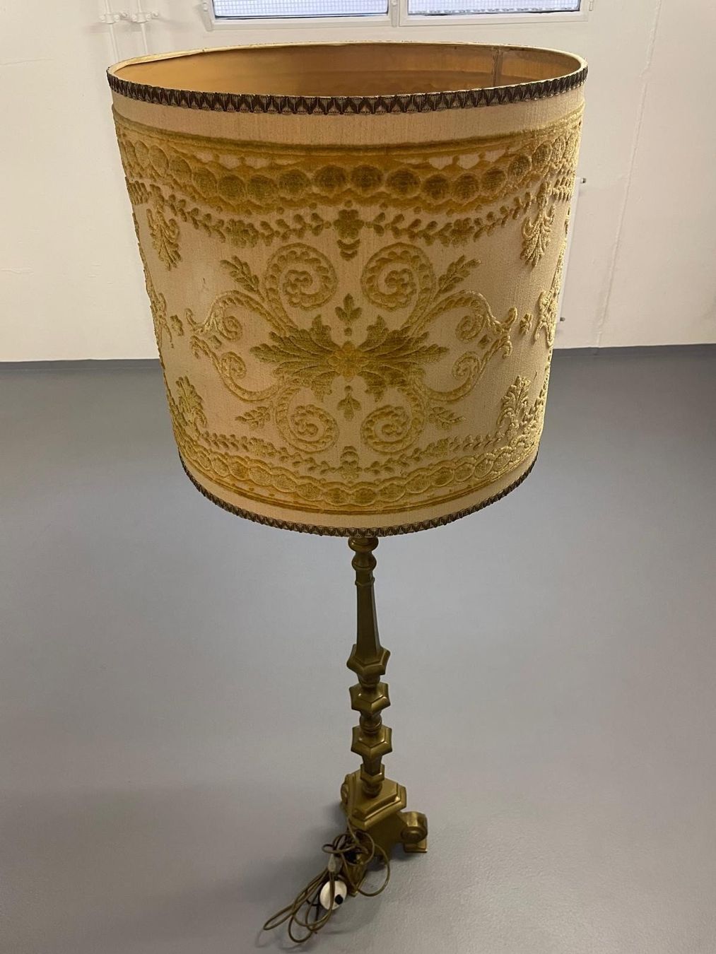 Lampen: Vintage-Ständerlampe mit massiven Messingständer – Gebraucht aus Oberrüti von aser89 1
