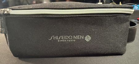 Trousse de toilette Shiseido Men noir avec fermeture éclair 