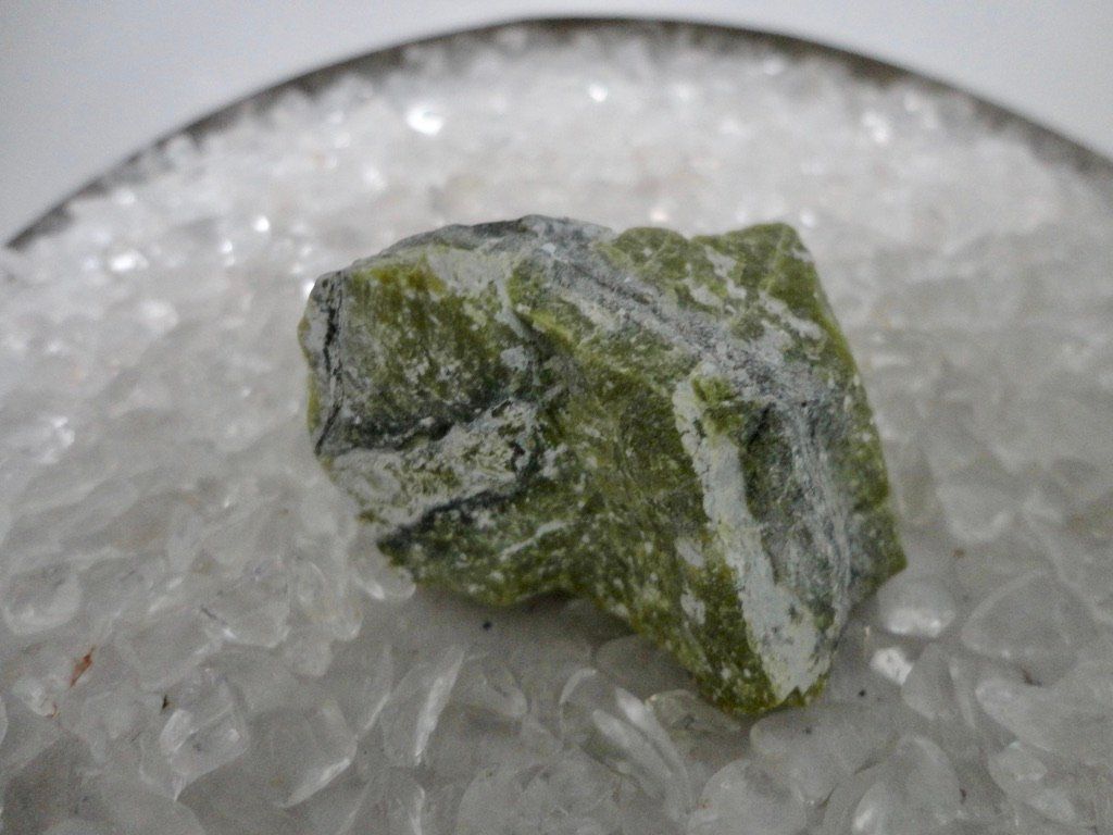 Mineralien & Heilsteine: Serpentin roh – Neu (gemäss Beschreibung) aus Biberist von Steine