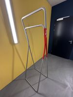 Kleider Regal Levi's Metall rot/silber guter Zustand