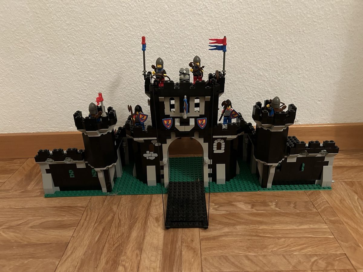 Lego Spielzeuge: Lego Black Monarch's Castle 6085 – Gebraucht aus Kriens von lay01 2