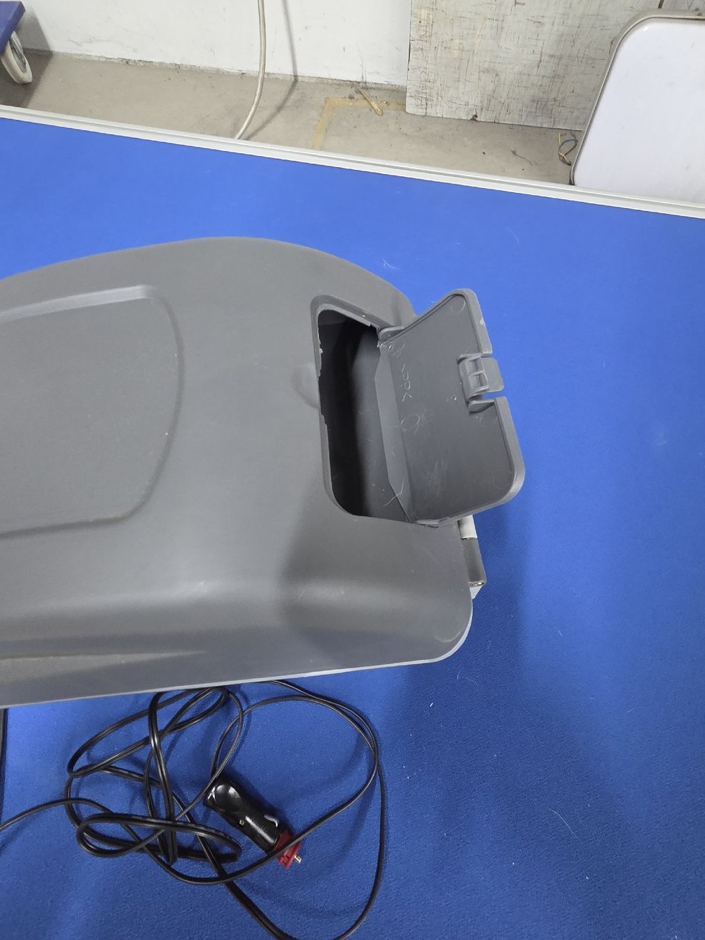 Dometic Frigoriferi & Refrigeratori: Dometic TB08 Kühlbox 12V DC  – Usato da Oberhasli venduto da General-Dealer 3