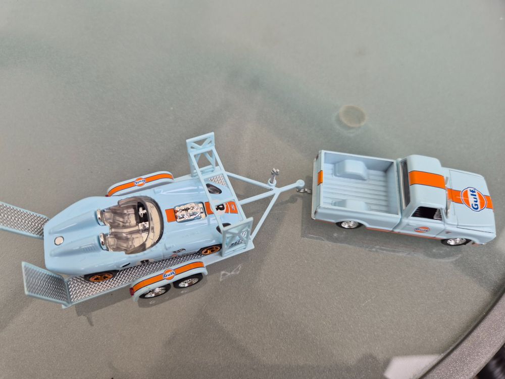 Gulf Renntransporter Hot wheels und Greenligth (Gebraucht) in ...