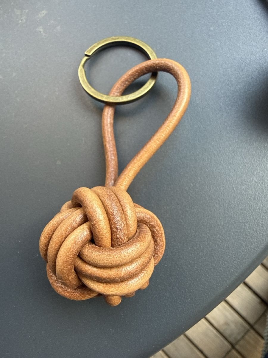 Portachiavi: 3 Leather Monkey Fist Keychain Brown New Condition – Nuovo (secondo la descrizione) da Wald ZH venduto da Carloiten 1