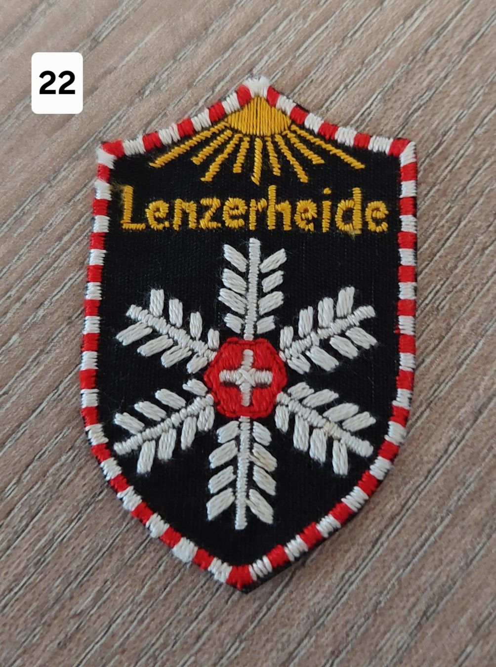 Placchette & Badge: Badge , Patch,  Lenzerheide , Sonne/Schneeflocke (22) – Nuovo (secondo la descrizione) da Schwarzenbach SG venduto da Rigus