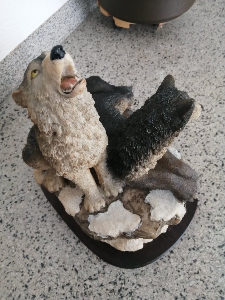 Figuren: Wolfsfamilie auf Felsen – Gebraucht aus Thun von Pemoya 1