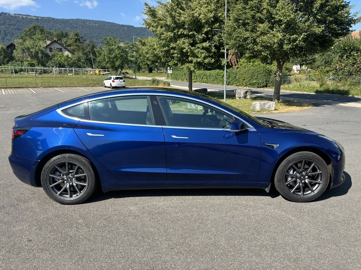 Tesla Autos: Tesla model 3 – D'occasion à Fontaines-Grandson par Prana1 4