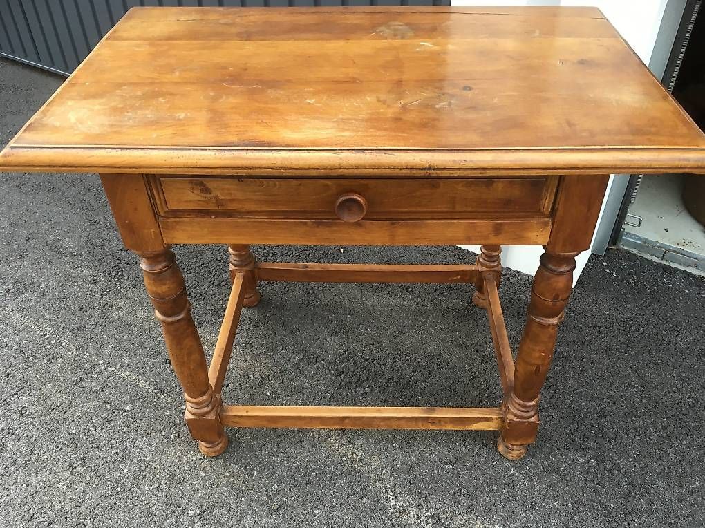 Tavoli: Ancienne petite table Louis 13.  – Usato da St. Maurice venduto da Benoit12