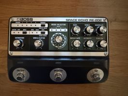Boss Space Echo RE-202 effects pedal - Almost new