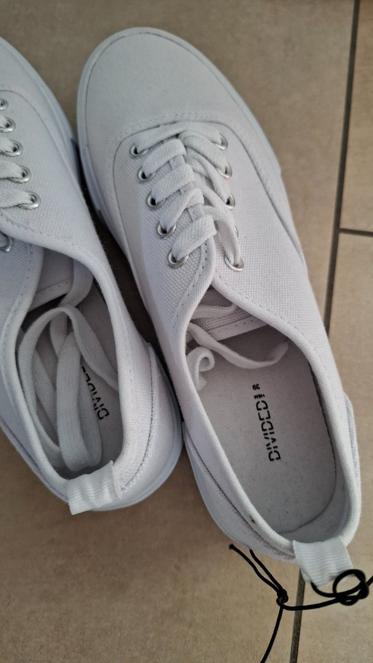Scarpe da donna: Mode Sneaker - Grösse 39 – Nuovo (secondo la descrizione) da Rickenbach b. Wil venduto da VeryLovelyThings 3