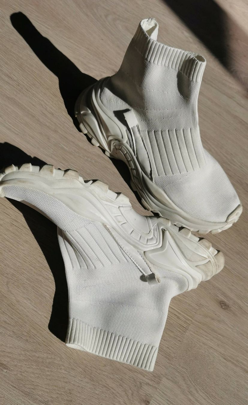 Scarpe da uomo: Weisse Stoff-Sneakers, Sockenschuhe - Grösse 38 – Usato da Wettingen venduto da JasminL92-4 1