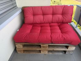 Paletten-Lounge inkl. Sitzkissen und Rückwandkissen