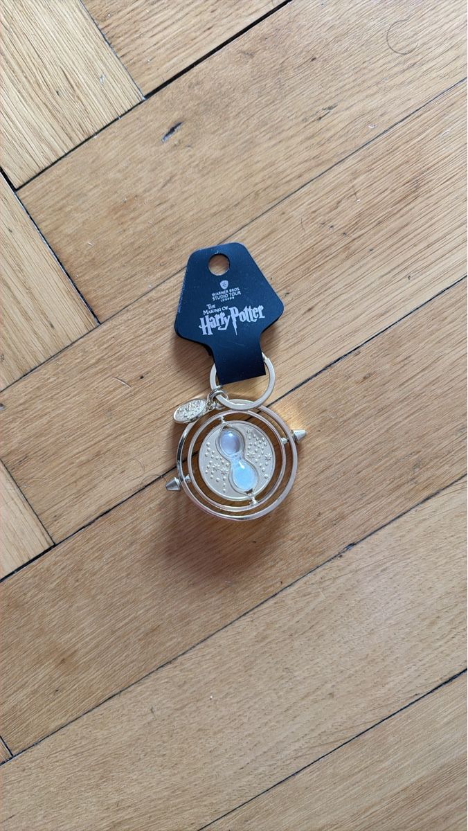 Portachiavi: Harry Potter Time Turner Keychain New Condition – Nuovo e nell'imballaggio originale da Bern venduto da thi_857v