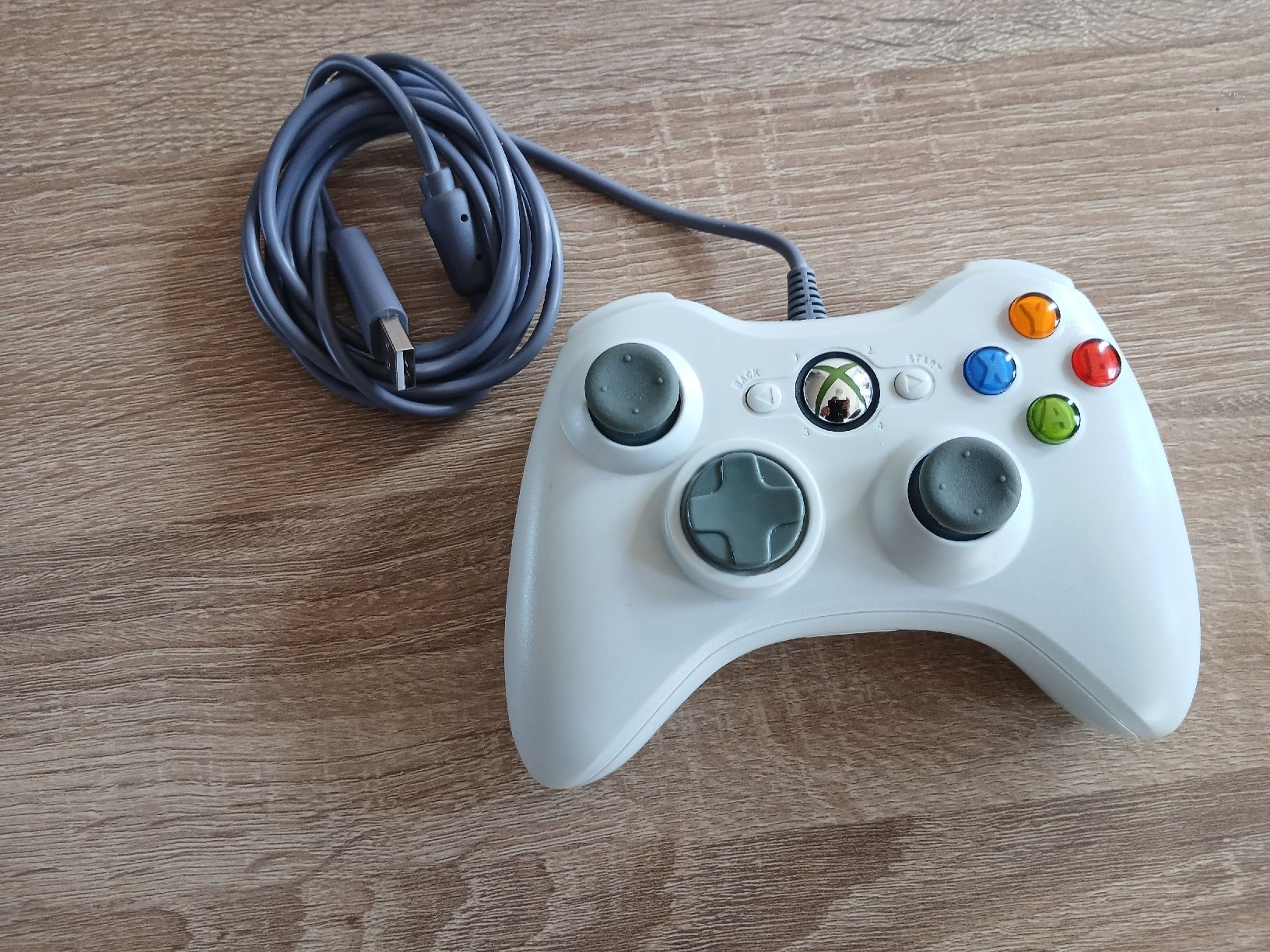 Microsoft Manettes: Xbox 360 Controller weiss Neuwertiger Zustand – Neuf (Voir description) à Othmarsingen par Studio15 1