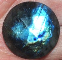 Cabochon L-2249 – Labradorit facettiert 27,5x27,5mm