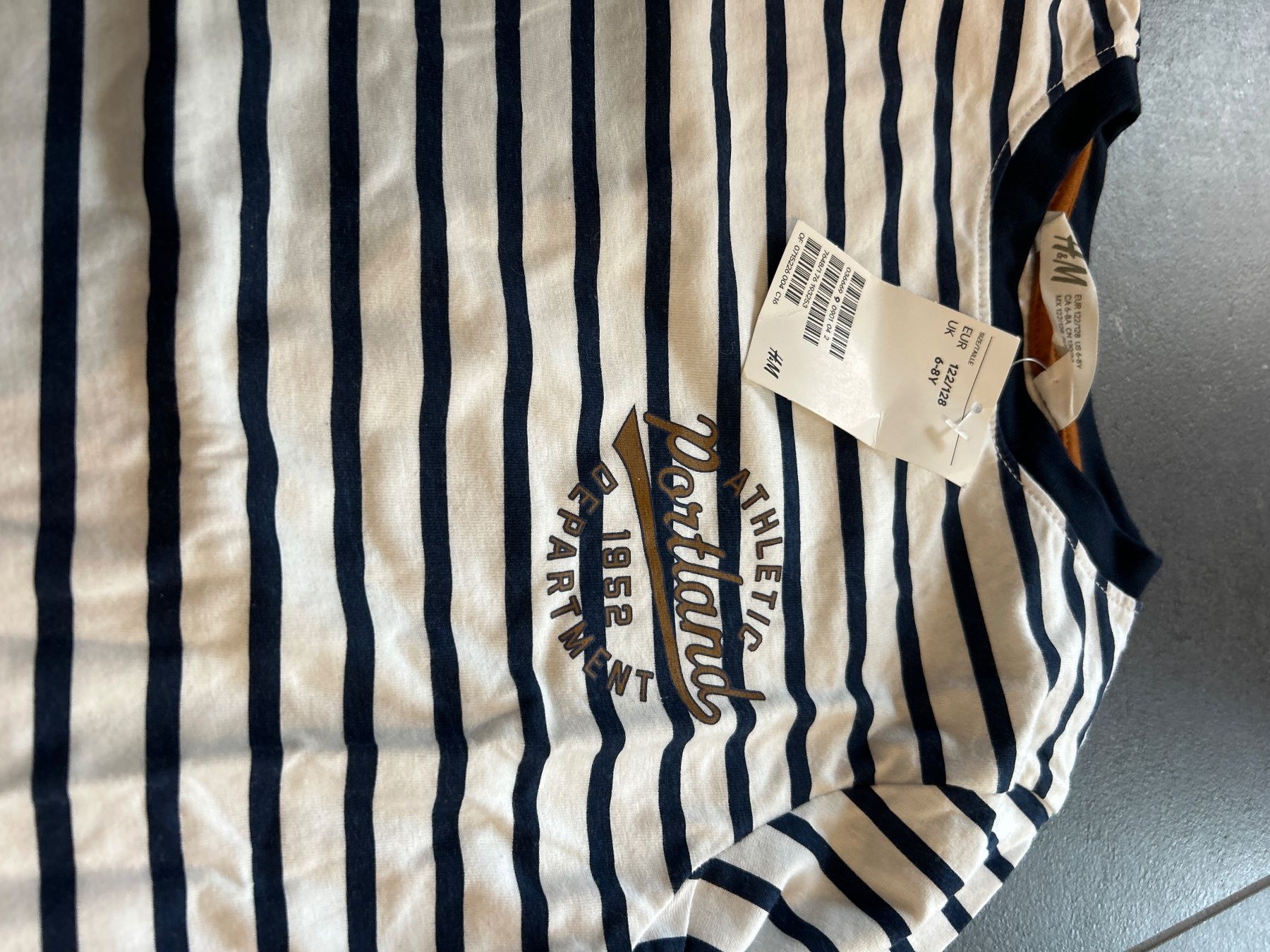 H&M Pullover & Sweatshirts: Shirt NEU Gr. 122/128 – Neu und originalverpackt aus Worblaufen von Savanne05 1