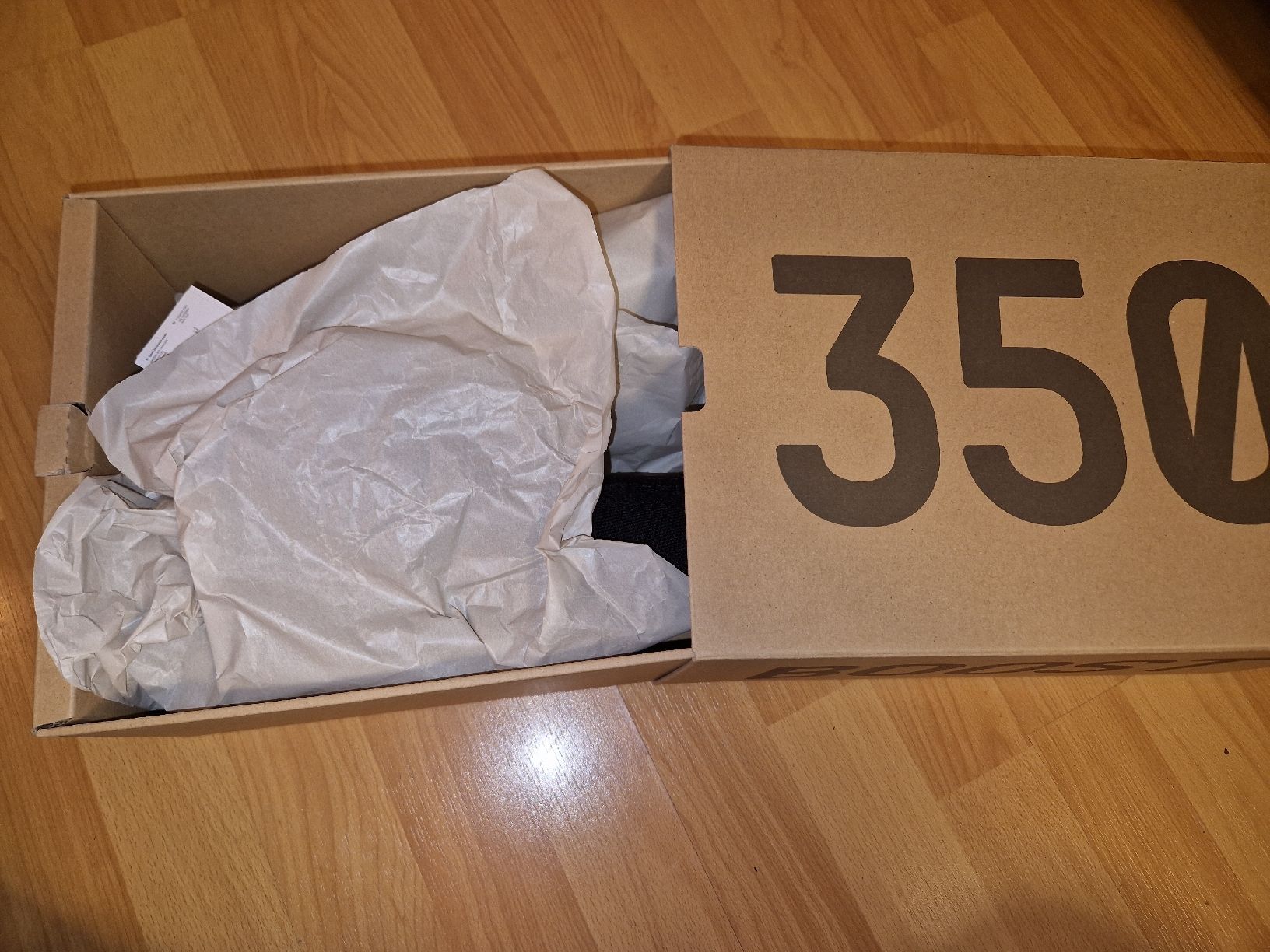 Scarpe da uomo: Yeezy Boost 350 V2 "Bred", Gr. 41 1/3, Neu+OVP – Nuovo e nell'imballaggio originale da Olten venduto da hinterhof.olten 3