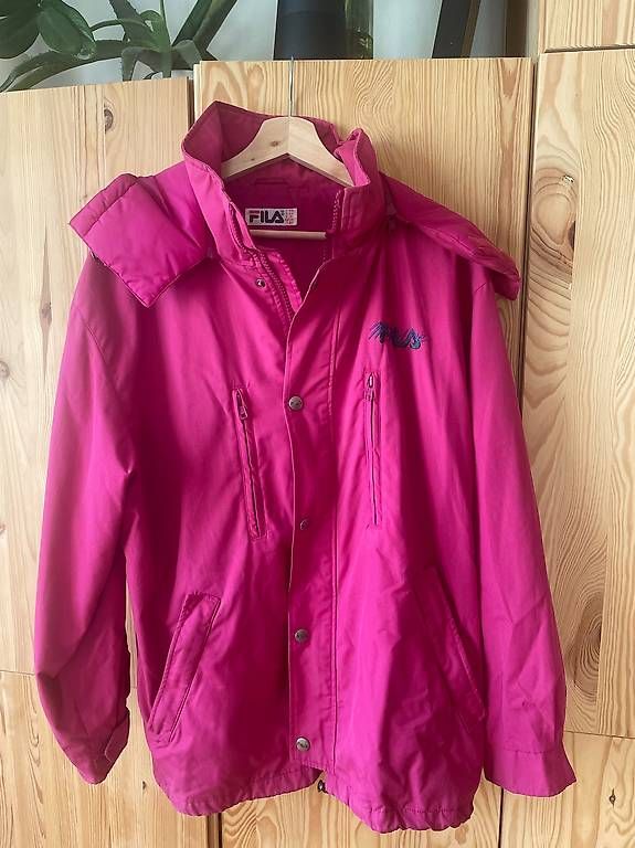 Fila Jacken: Fila Vintage pink Winterjacke Gr. 44 – Gebraucht aus Zürich von ani_8d5j