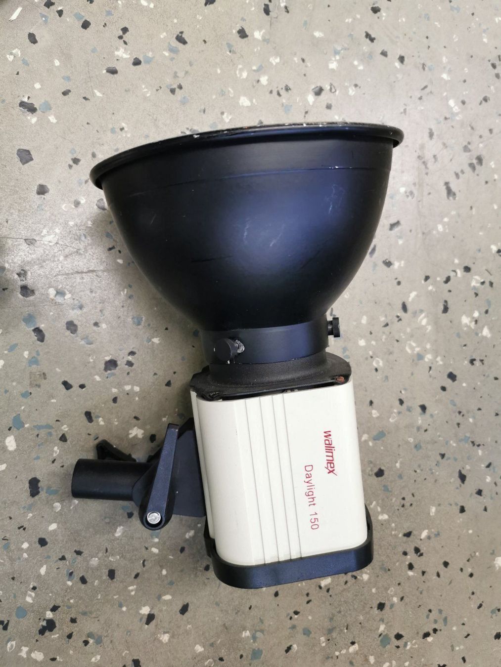 Lampade: 3x Walimex Daylight 150 (Dauerlicht) – Usato da Neuhausen venduto da PBMG 2