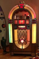 Wurlitzer 1015 USA Original Jukebox zusätzl. viele Platten