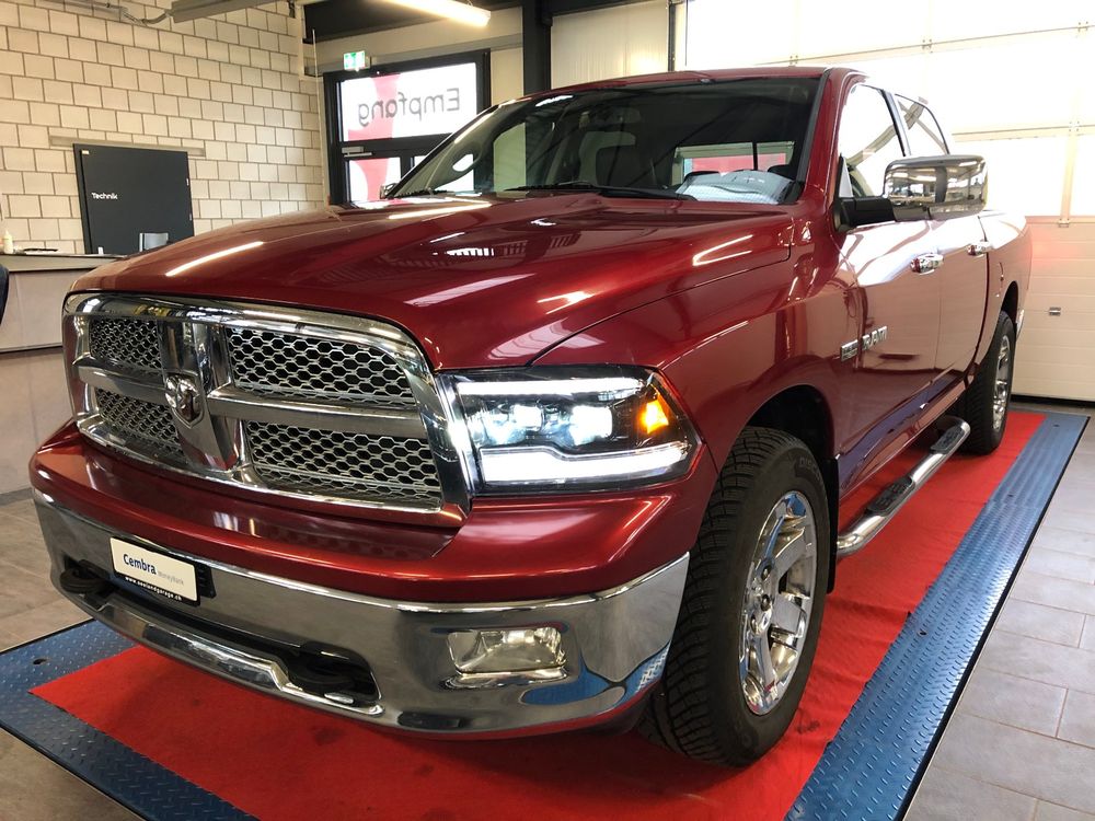 DODGE 1500 5.7-V8 HEMI CREW CAB 4x4 LARAMIE AWD