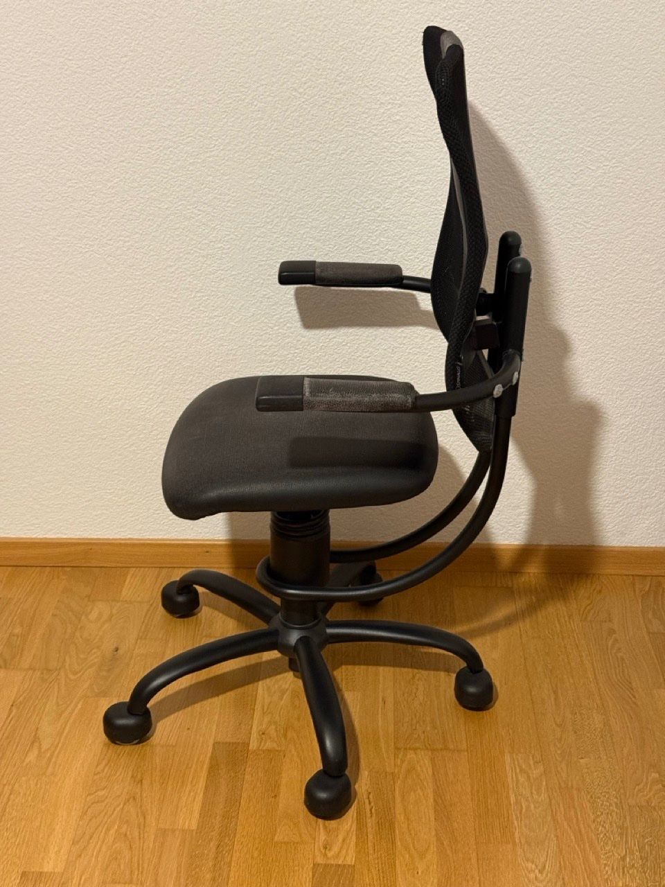 Chaises: Bürostuhl SpinaliS Hacker – D'occasion à Bern par ZigaD 1