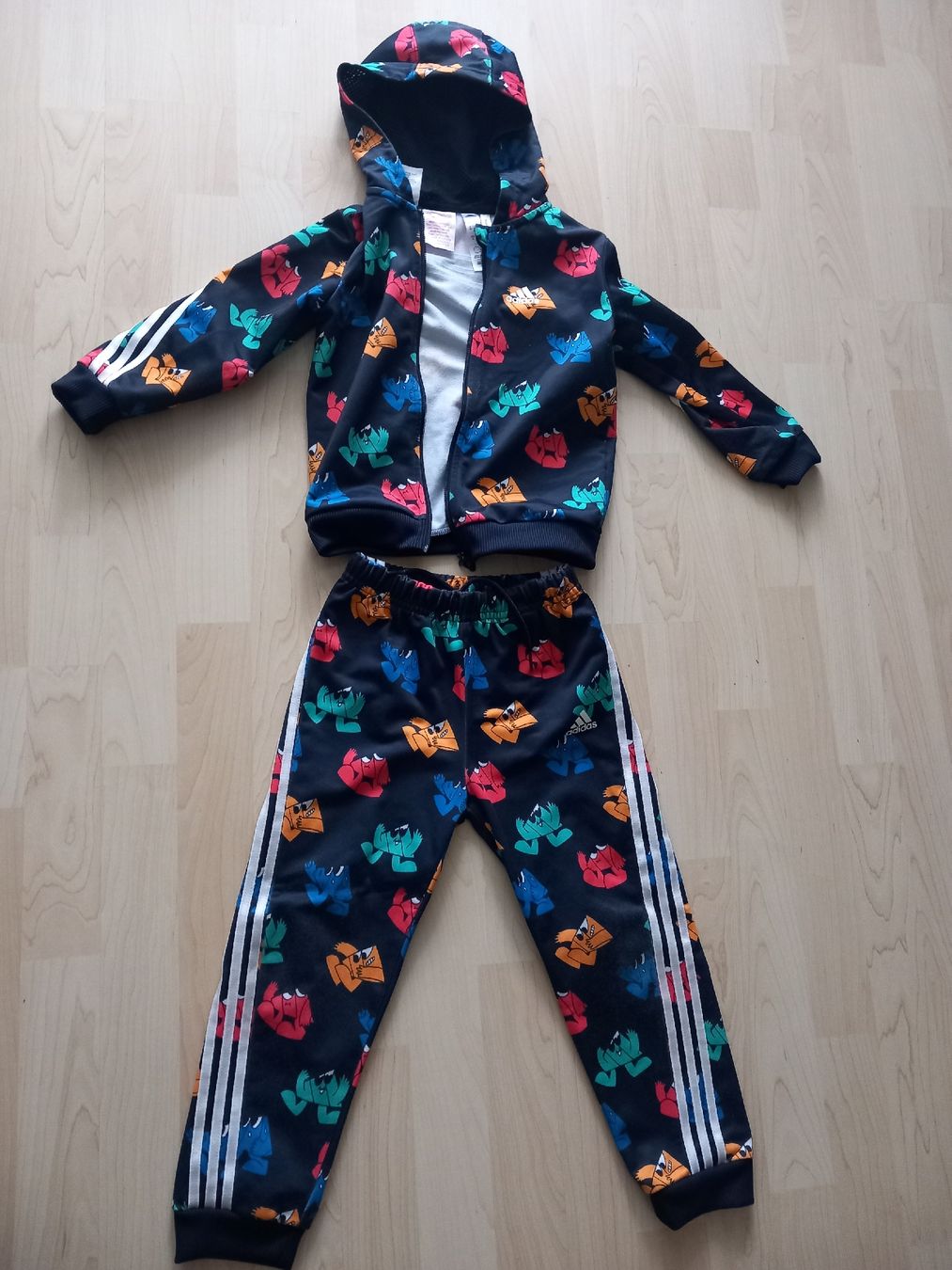 Adidas Lotti & Set di vestiti: dres adidas – Usato da Buchs AG venduto da tac_zz5h