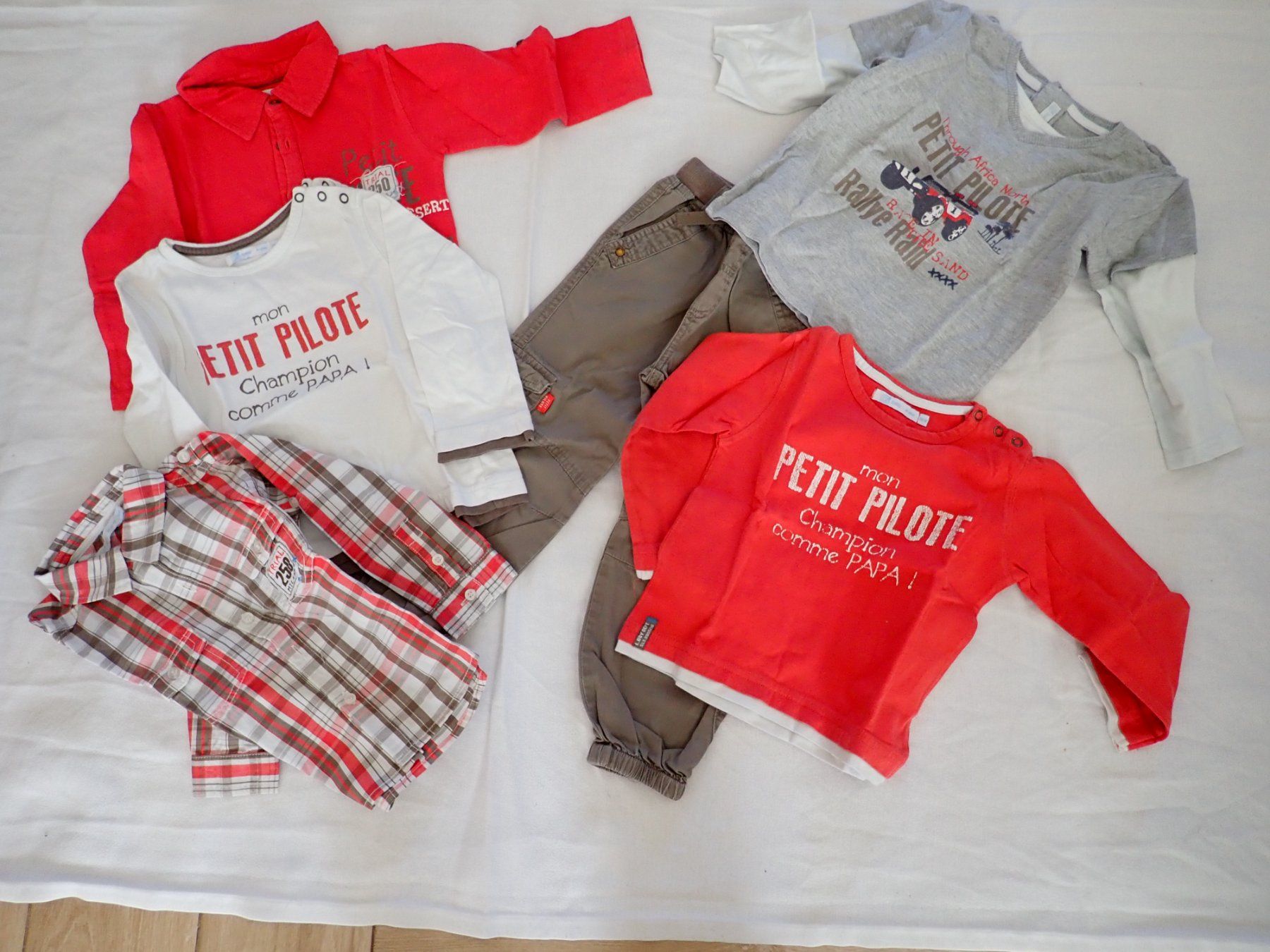Lotti & Set di vestiti: Vêtements été mitigé garçon 98-d – Nuovo (secondo la descrizione) da Petit-Lancy venduto da camping_car