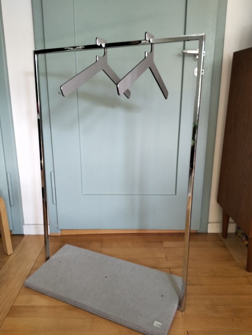 Guardaroba: XXD Leichtbau Valet/Stummer Diener – Usato da Wil SG venduto da die-wohnung 1