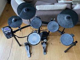 Batterie électronique Roland TD-11 + Enceinte Behringer