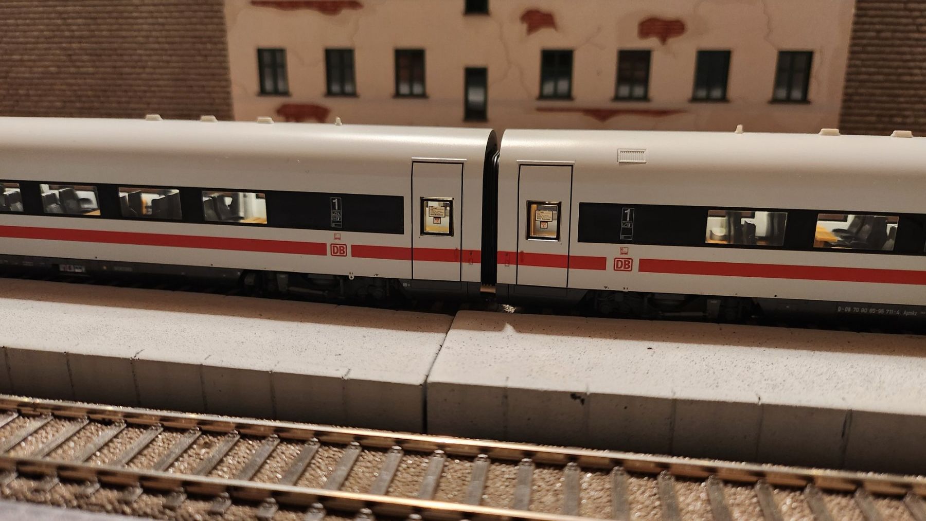 Piko Modellini di ferrovie: Piko DB ICE ex. Metropolitan, DCC Sound – Nuovo e nell'imballaggio originale da Wittenwil venduto da ced_q8j7 6